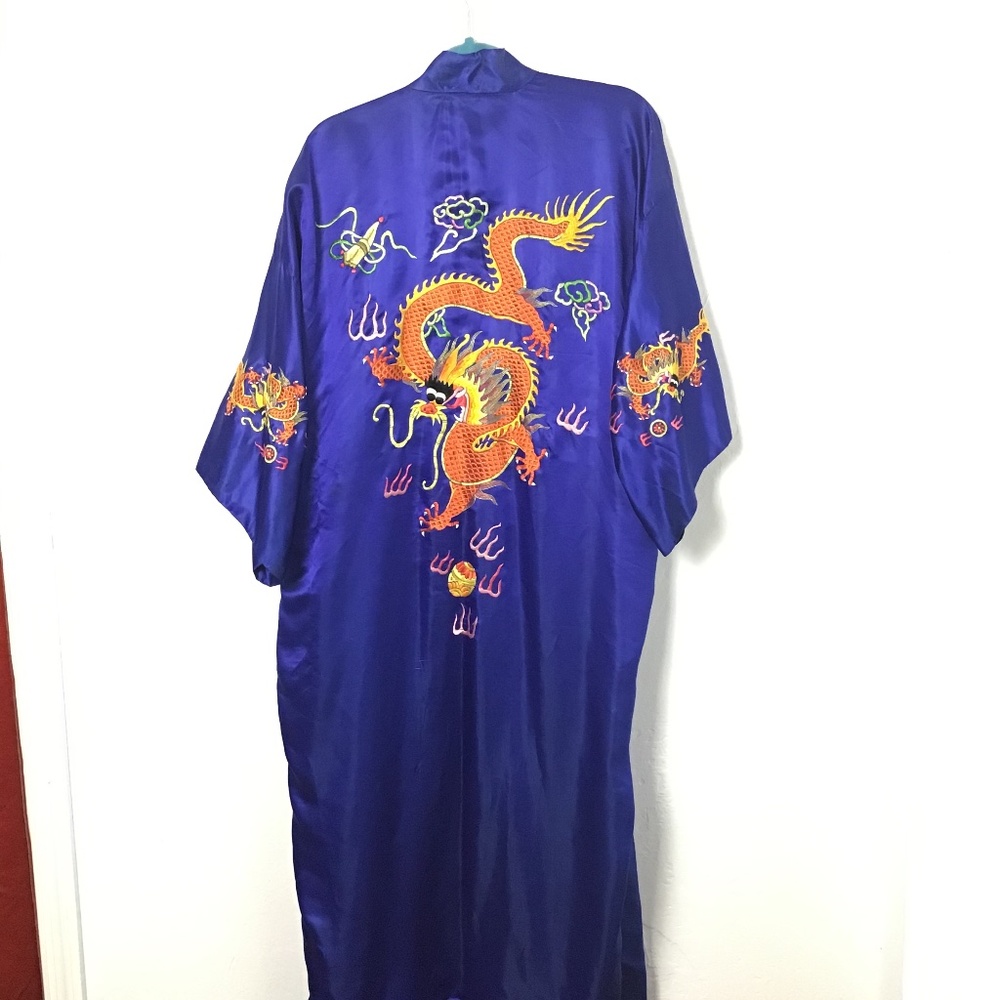 Robe Chinese satin with dragon